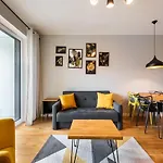 Zoliborz Lemon By Bookinghost Apartmán